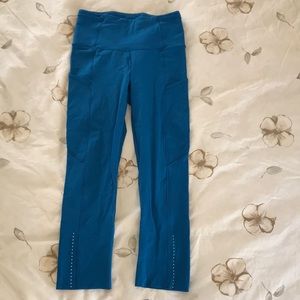 Lululemon size 2 fast and free Capri teal tight